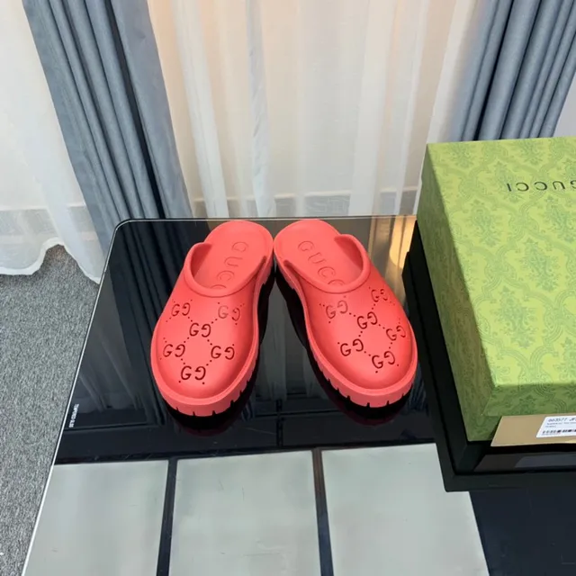Gucci Screener Vermelho Coral GG Monogram Pantufas 8