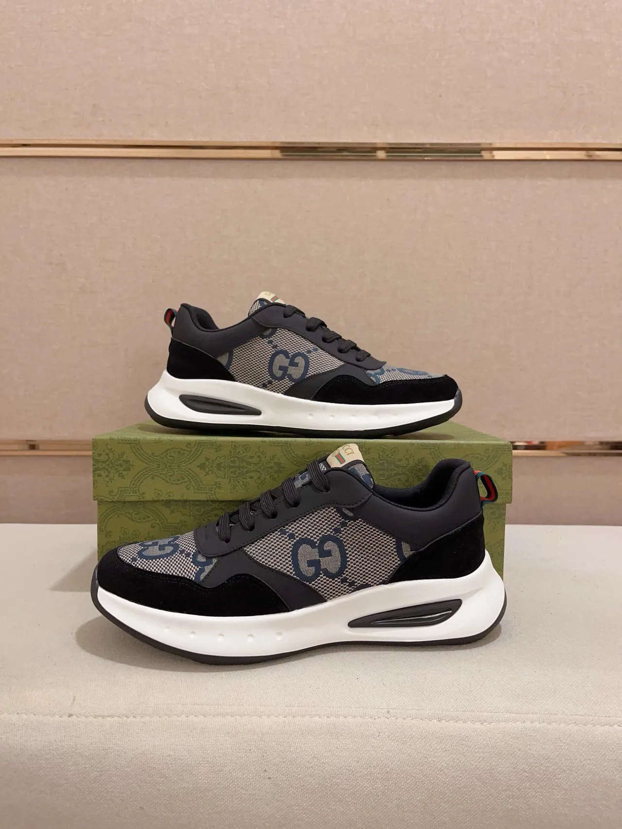 Gucci Screener GG Monogram ক্যানভাস এবং সুয়েড চাঙ্কি স্নিকার 2