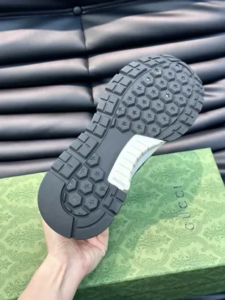 Gucci Screener Branco Preto Interlocking G sneakers estilo de vida 2