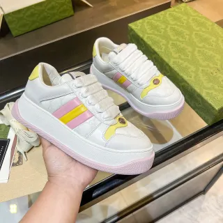 Gucci Screener Blancos Rosados Suela Plataforma Rayas Bloqueadas de Color Sneakers Lifestyle