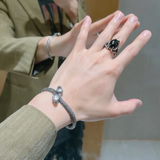 Gucci Pulsera con motivo de serpiente en plata y dorado 2