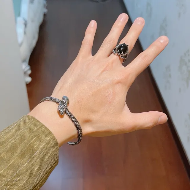 Gucci Pulsera con motivo de serpiente en plata y dorado 4