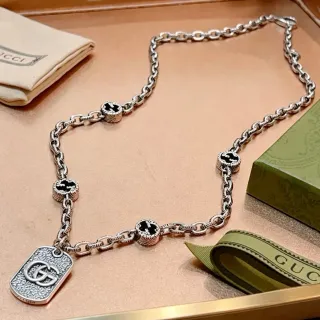 Colar Gucci Corrente Chunky Link Prata Preta com Motivos GG Entrelaçados