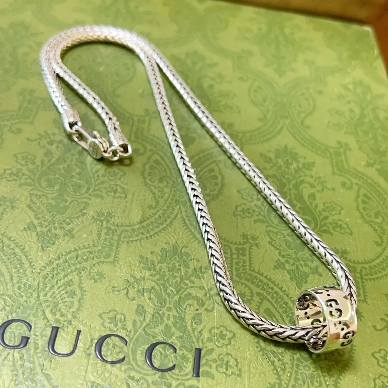 Gucci 银色编织小麦链 精美镂空吊坠 项链 6