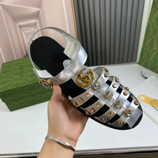Gucci Silver Gold Metallic Straps Lion Head Ornament Gladiator Sandals 7