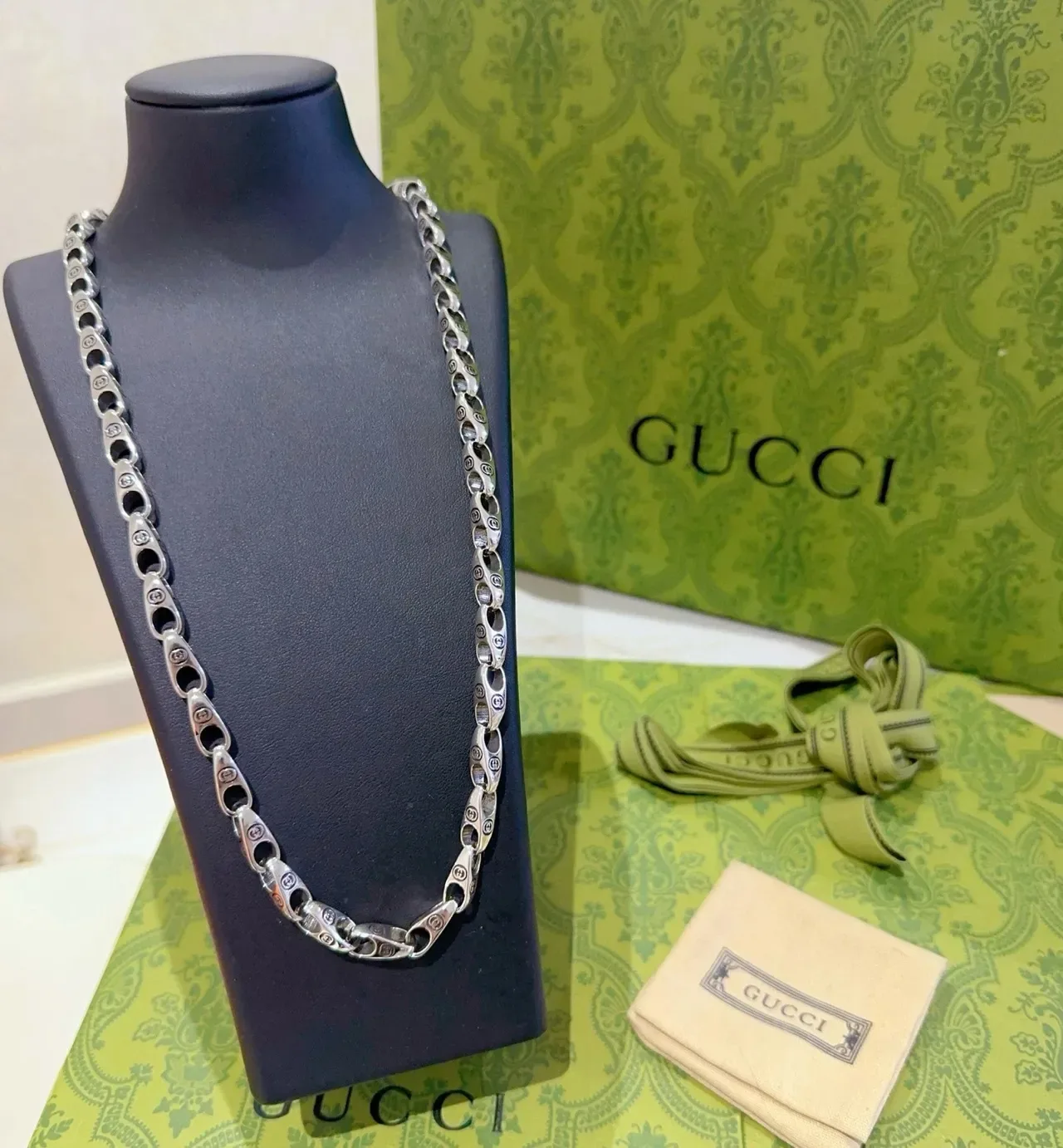 Gucci Silver Interlocking Oval Links Embossed GG Monogram Necklace 3