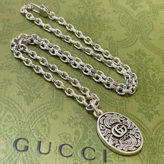 Gucci চাঁদি স্ক্রলওয়ার্ক হার