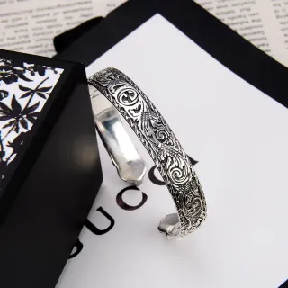 Gucci Plata Ornado Grabado en Relieve Abierto Brazalete Joyería