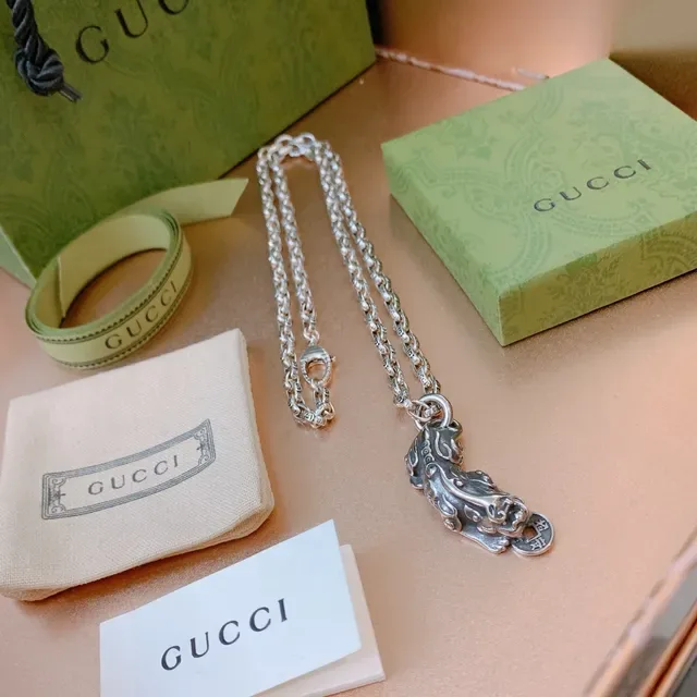 Gucci Collier avec Pendentif de Bête Mythique Ton Argent 4