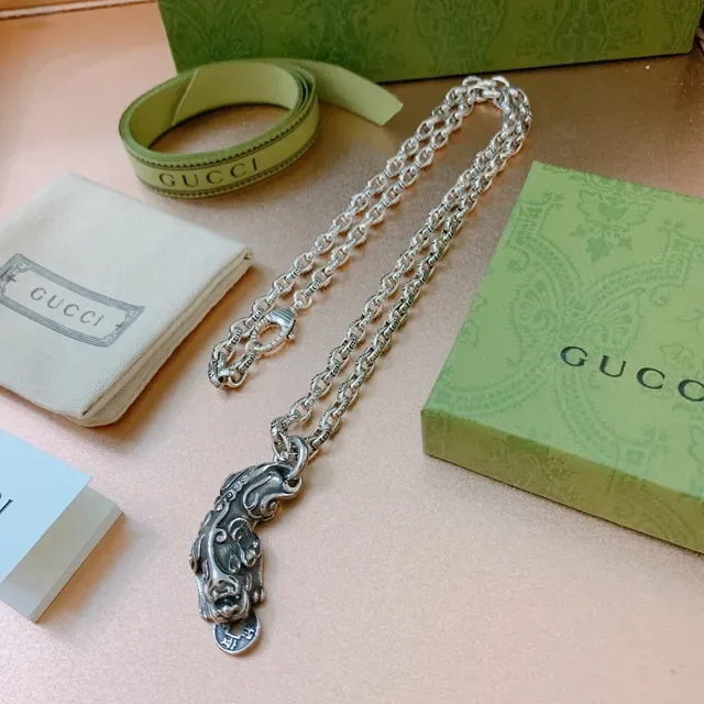 Gucci Collier avec Pendentif de Bête Mythique Ton Argent 6
