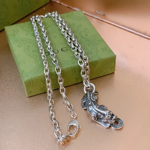 Gucci Collier avec Pendentif de Bête Mythique Ton Argent 7