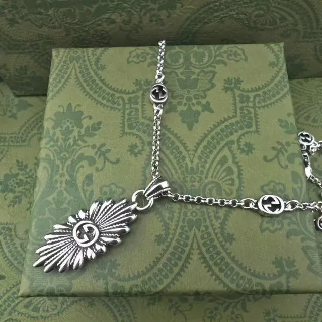 Gucci Silver-Toned Turquoise Sunburst Pendant Necklace 3