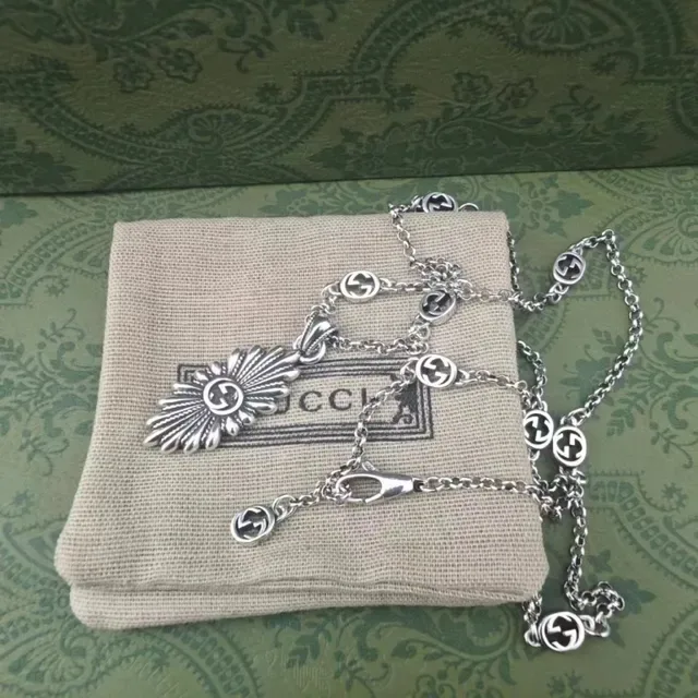 Gucci Silver-Toned Turquoise Sunburst Pendant Necklace 5