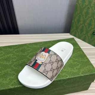 Gucci Sandália Bege GG Lona Tira Web Cachorro Cartoon