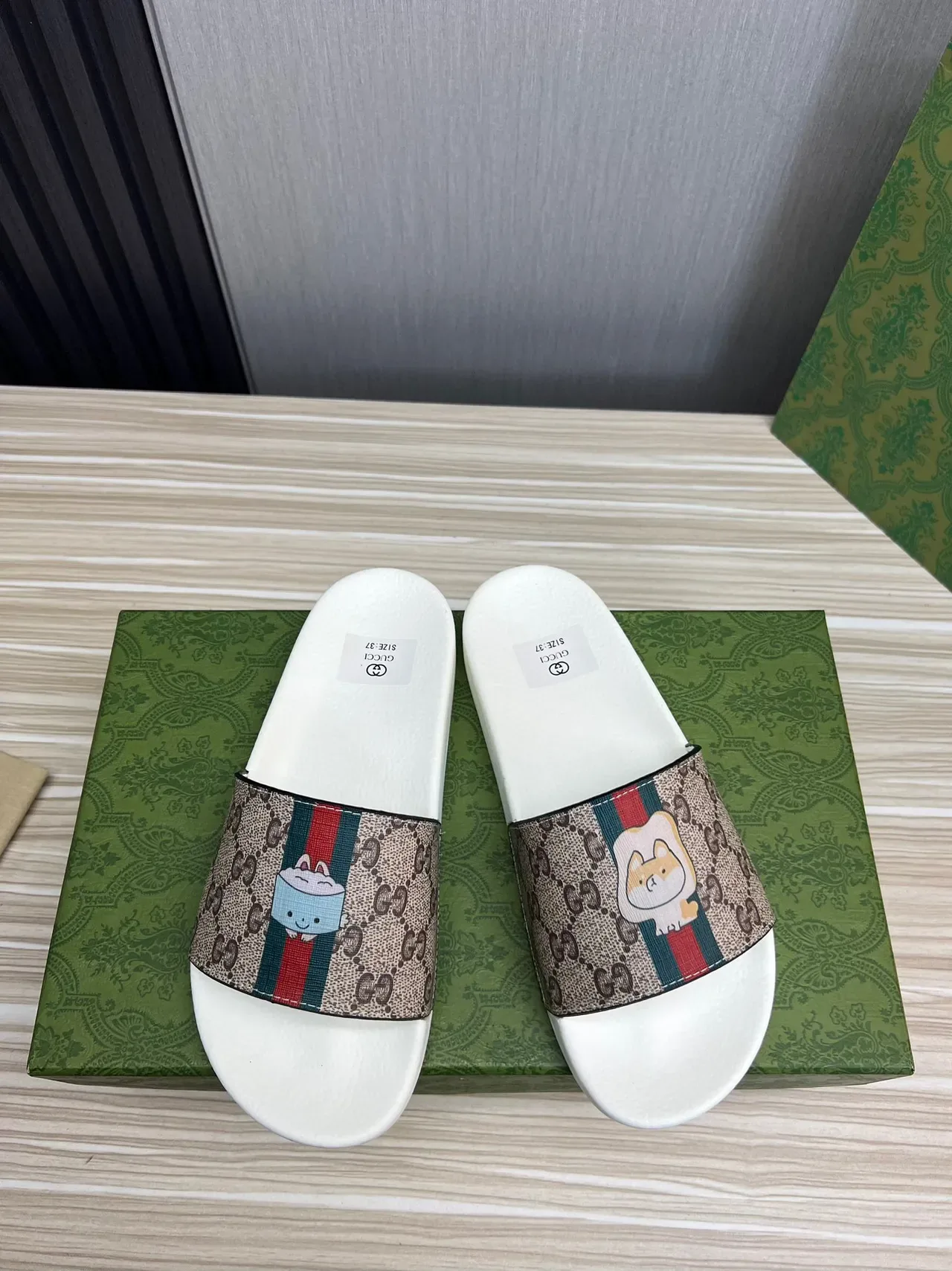 Gucci Slide Beige GG Canvas Web Stripe Cartoon Dog Slipper 9