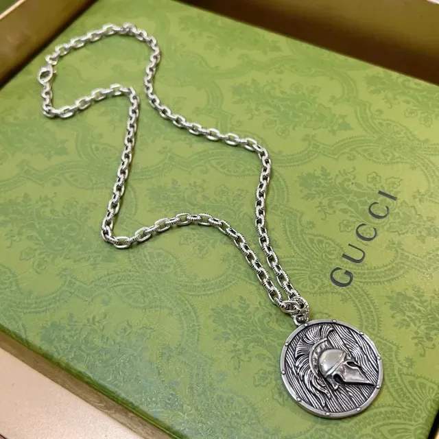 Gucci Spartan Helmet Medallion Silver Necklace 4