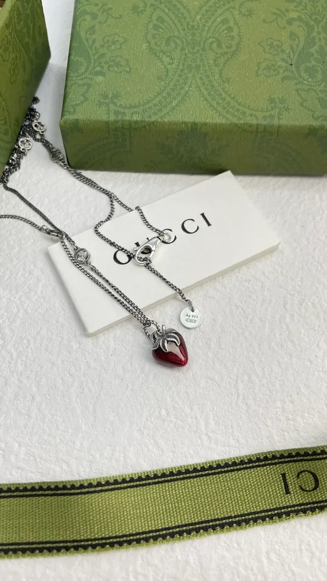 Gucci Strawberry Enamel Pendant Necklace 3
