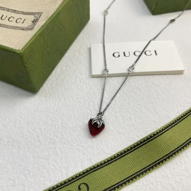 Gucci Strawberry Enamel Pendant Necklace 6
