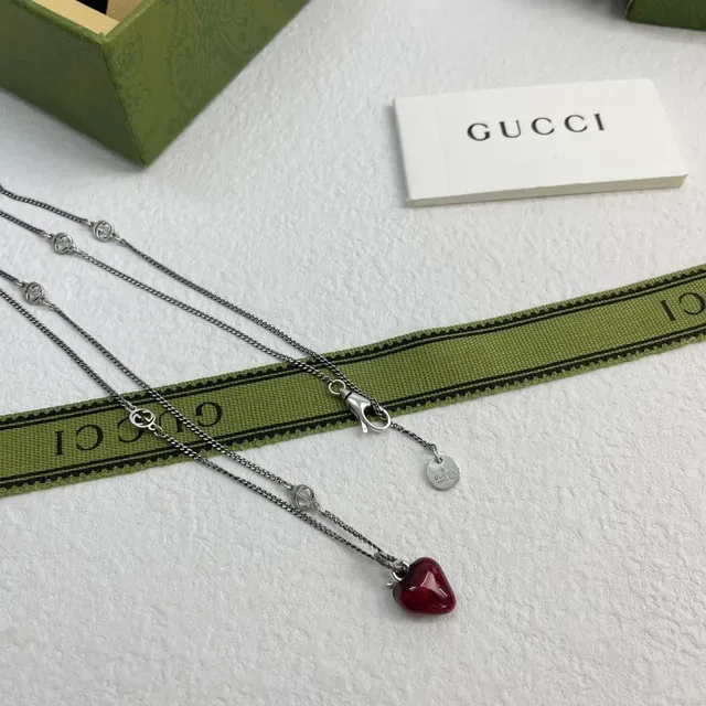 Gucci Strawberry Enamel Pendant Necklace 9