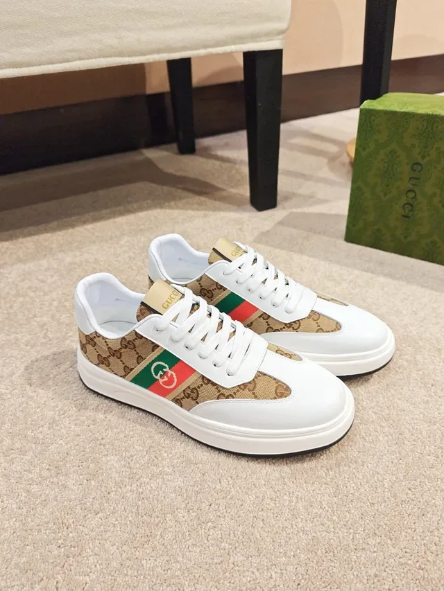 Gucci Tennis 1977 米色 GG 帆布 和 白色皮革 生活方式运动鞋 4