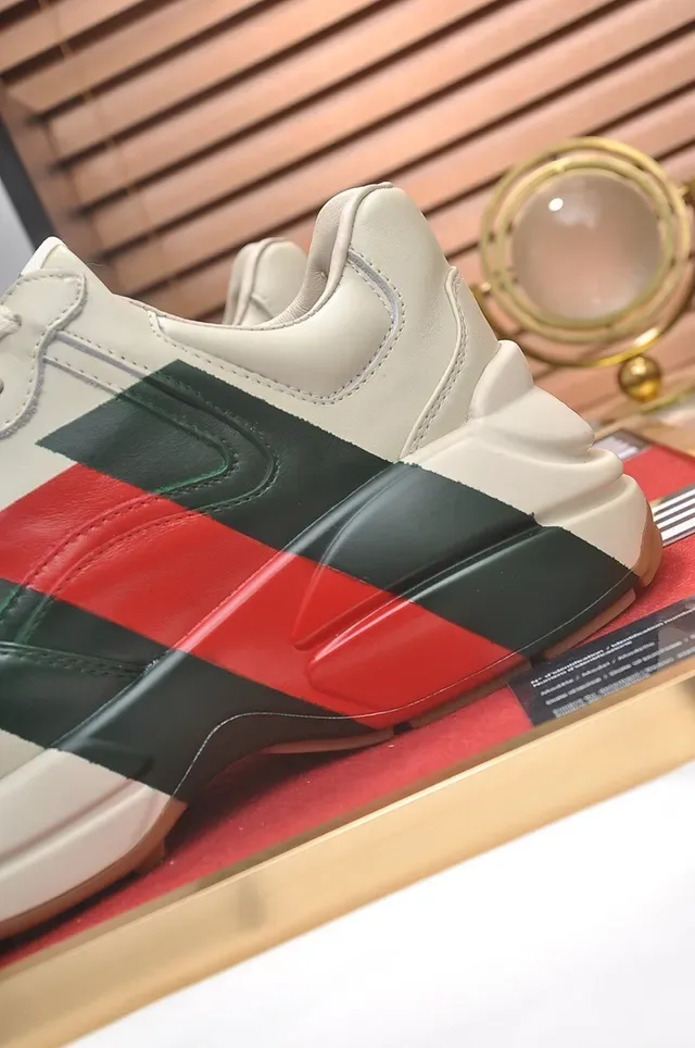 Gucci Tennis 1977 أحذية رياضية أوف وايت أسود أحمر ويب سترايب 3
