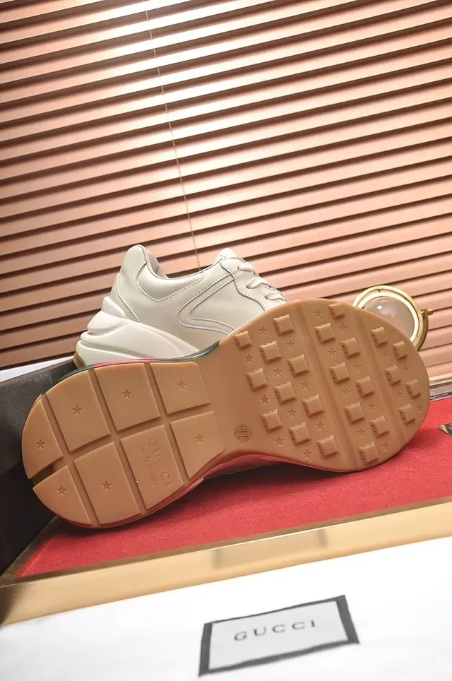 Gucci Tennis 1977 أحذية رياضية أوف وايت أسود أحمر ويب سترايب 5