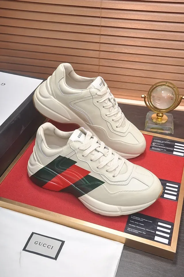 Gucci Tennis 1977 أحذية رياضية أوف وايت أسود أحمر ويب سترايب 6