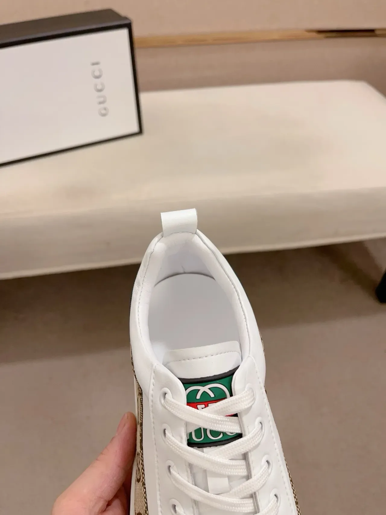 Gucci Tennis 1977 branco bege verde vermelho tênis lifestyle 6