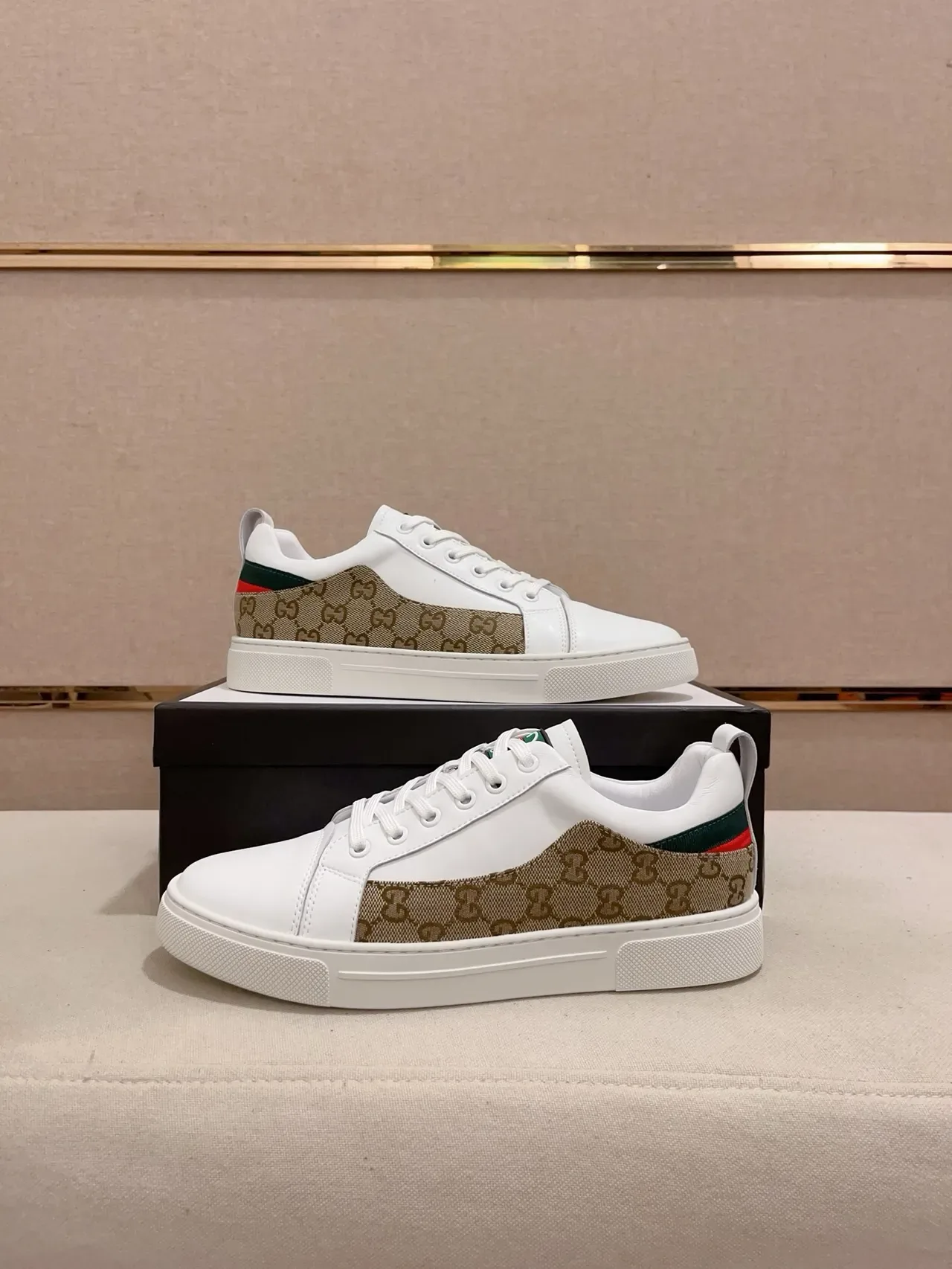 Gucci Tennis 1977 branco bege verde vermelho tênis lifestyle 7
