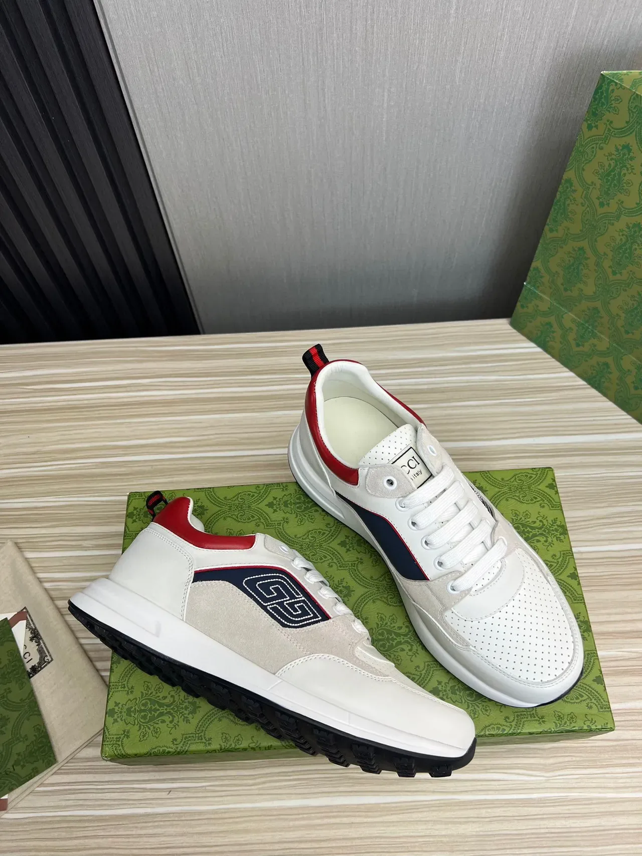 Gucci Tennis 1977 Blanc Beige Marine Rouge Sneakers Lifestyle 4
