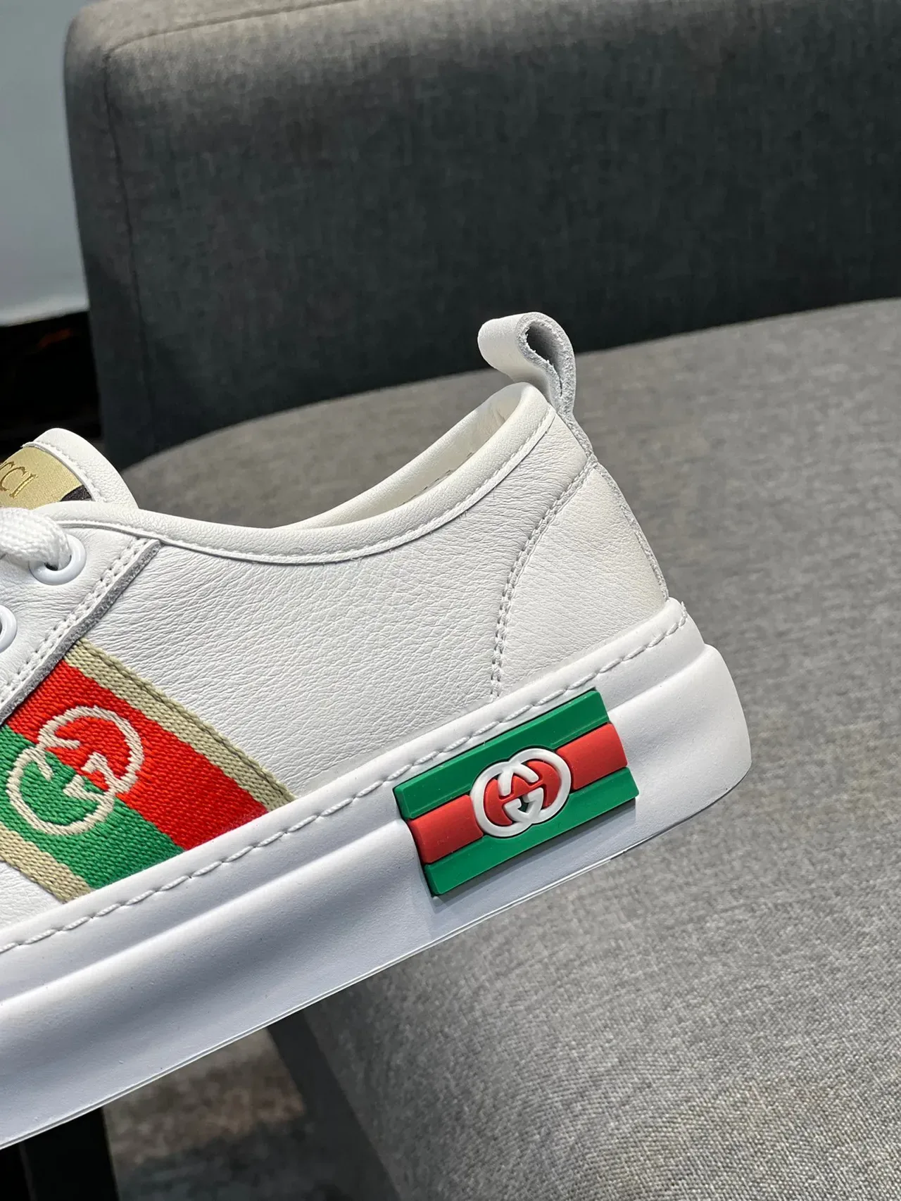 حذاء سبورت Gucci أبيض وأخضر جلد علوي ويب سترايب بانيل جانبي لايف ستايل 8