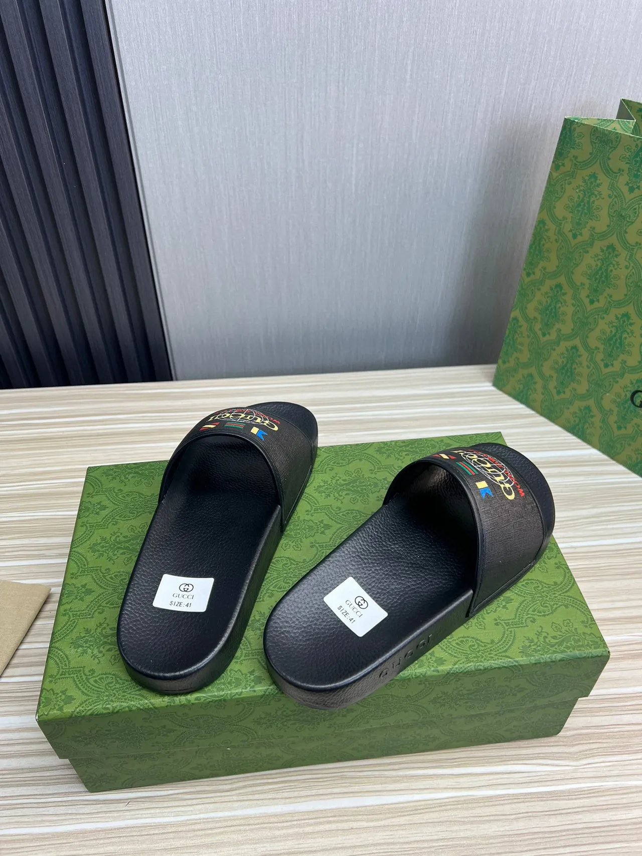 Gucci Worldwide Graphic Strap Black Slippers 6