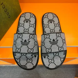 Gucci x Adidas GG Monogram Jacquard Sandalias deslizantes