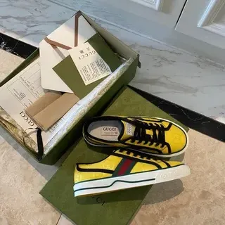 Gucci Zapatillas Lifestyle con Rayas de Web Amarillas