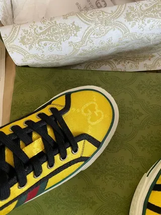 Gucci Tênis Lifestyle com Listras de Web Amarelas 8
