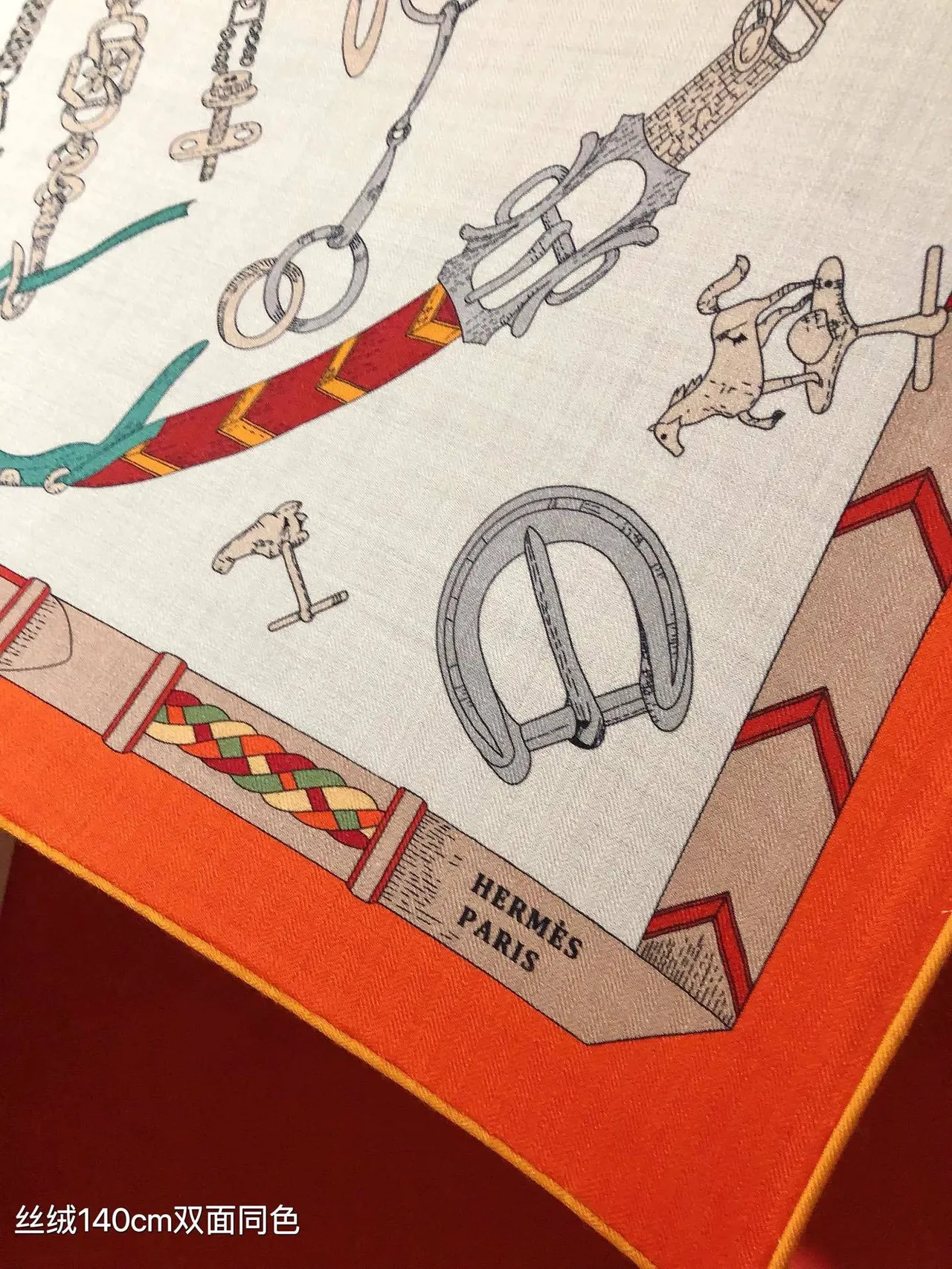 Hermès बेज नारंगी घुड़सवार मोटिफ प्रिंट डबल-फेस्ड सिल्क स्कार्फ 6
