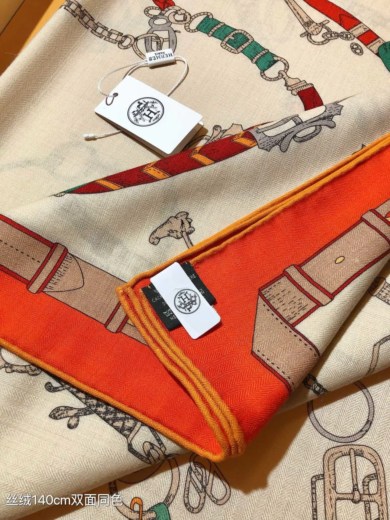Hermès बेज नारंगी घुड़सवार मोटिफ प्रिंट डबल-फेस्ड सिल्क स्कार्फ 8