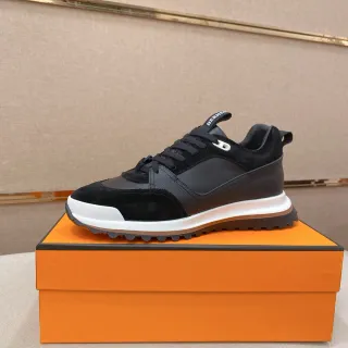 Hermès কালো ও সাদা লাইফস্টাইল স্নিকার