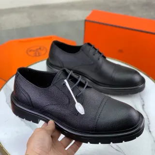 Hermès Chaussures Oxford en Cuir Texturé à Embout Cap-Toe Noir