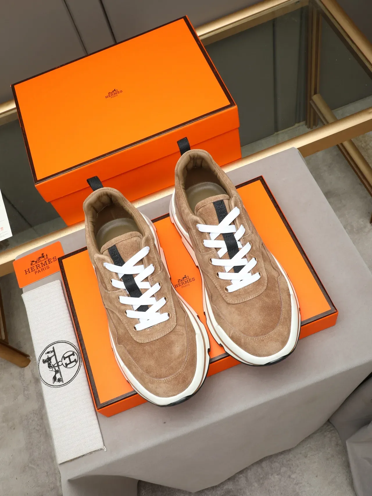 Hermès Marrom Bege Couro de Veludo Upper Layered Sola Chunky Tênis 2