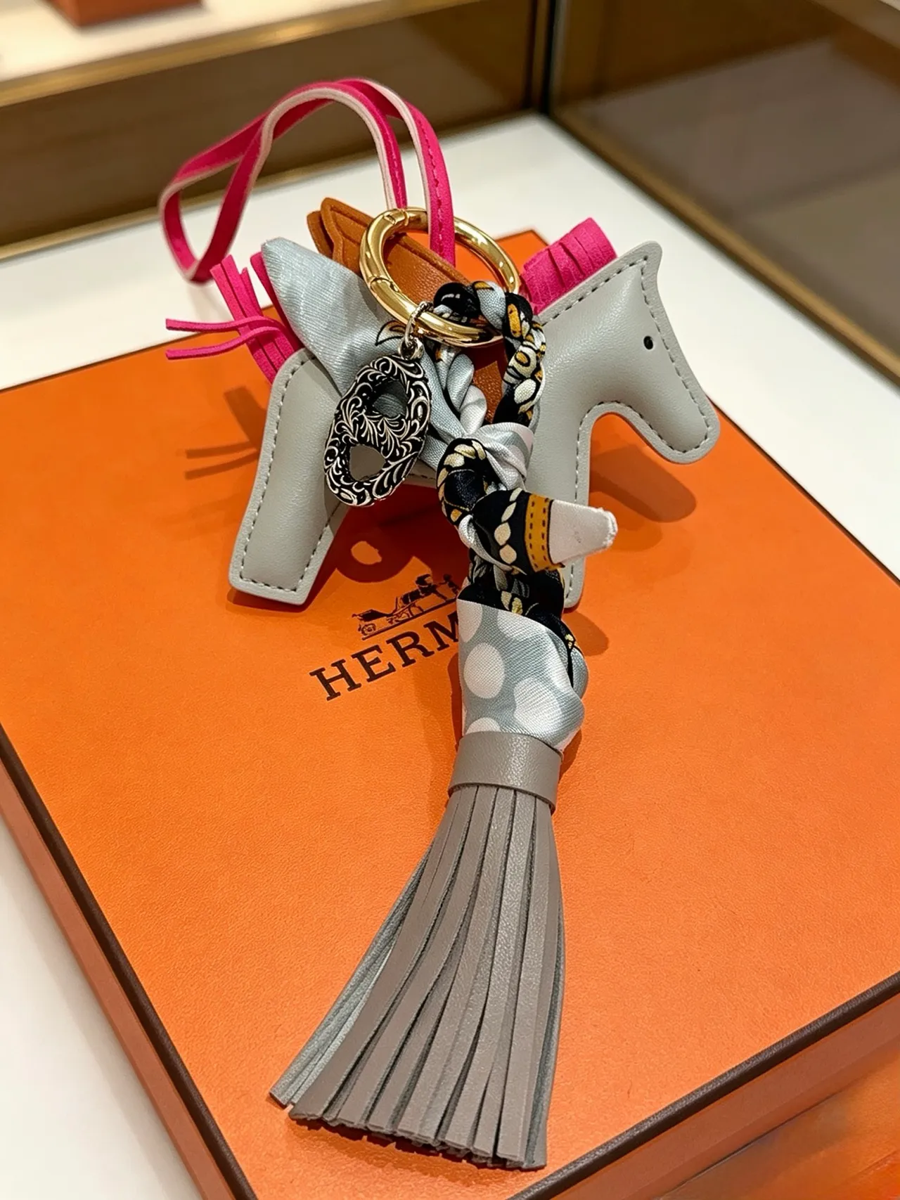 Hermès Marrom Rosa Couro Granulado Alça Superior Bolsa Boston 2