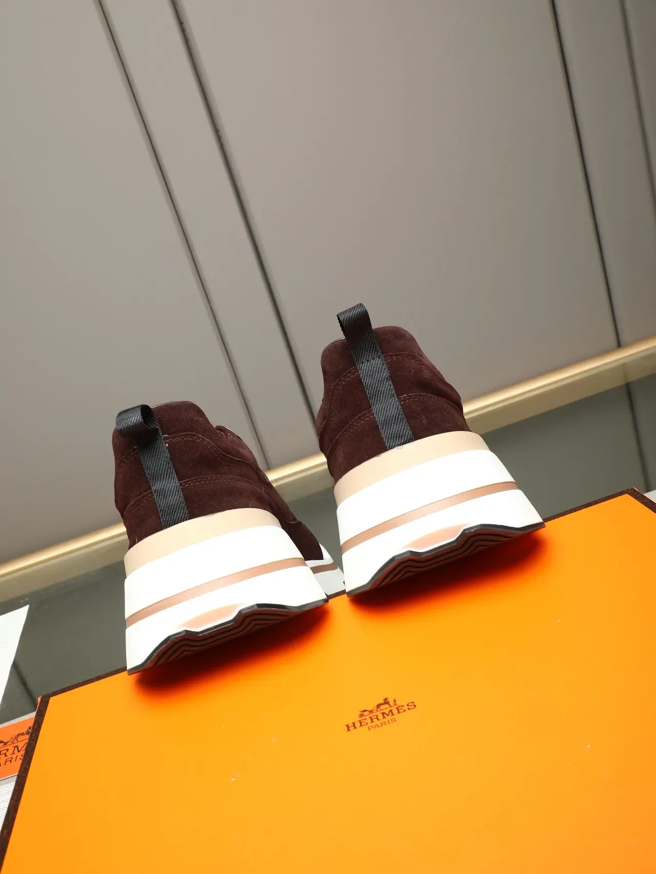 Hermès Zapatilla Lifestyle Marrón Ante Suela Gruesa 3