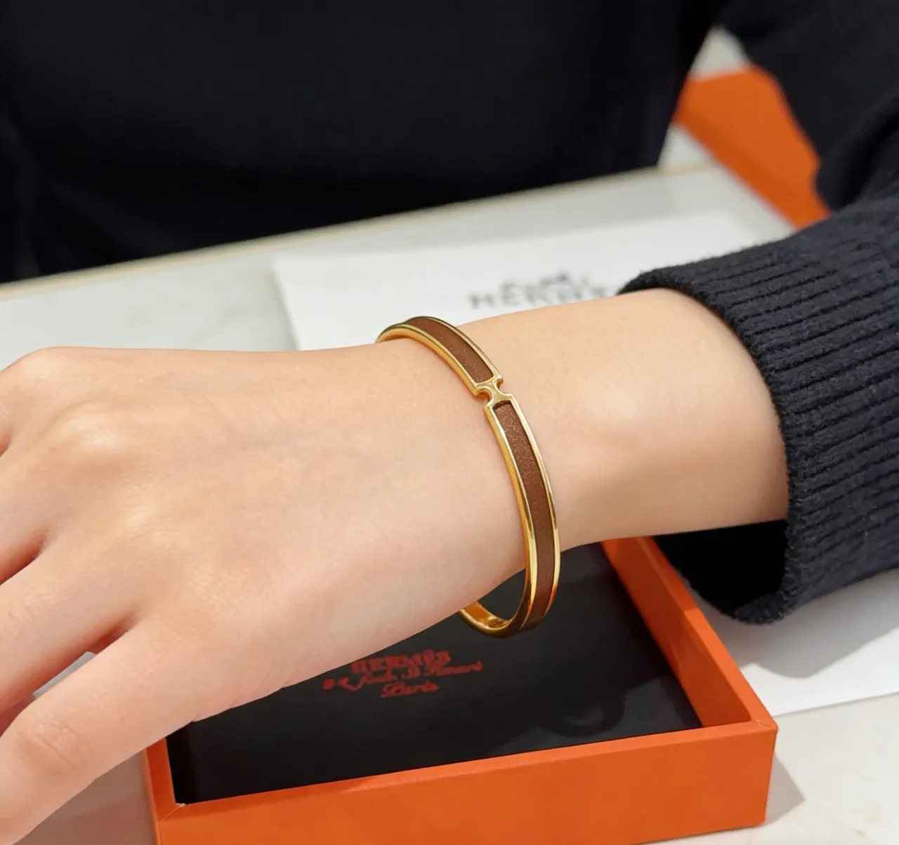 Hermès Clic H Cuir Brun et Doré Bracelet Manchette Ouvert 3