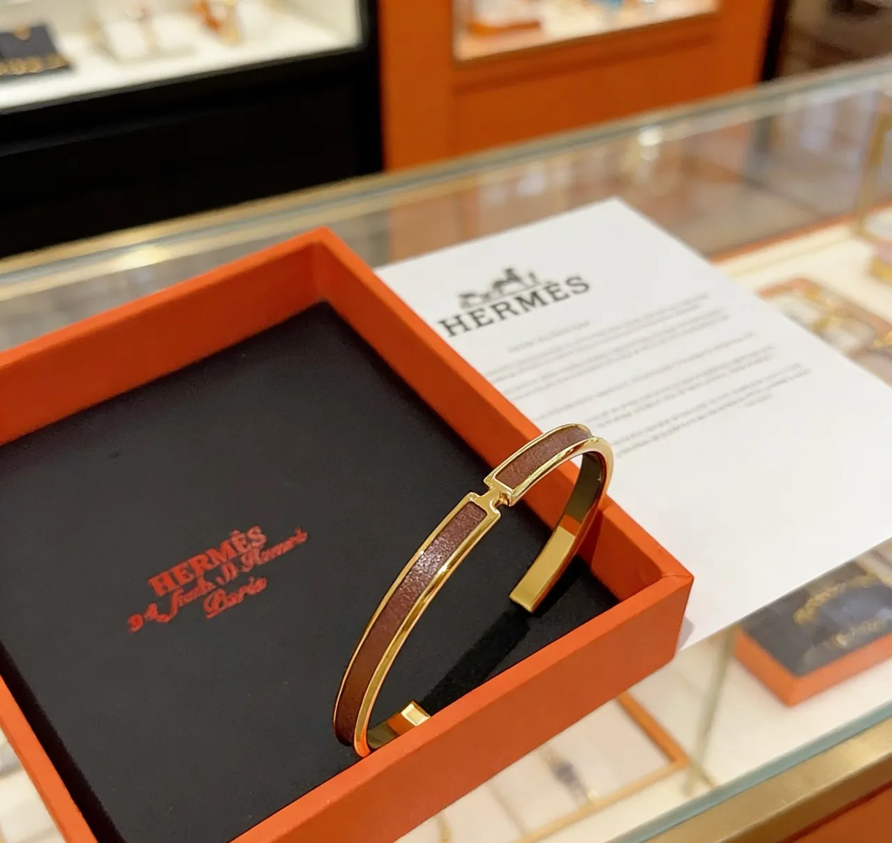 Hermès Clic H Cuir Brun et Doré Bracelet Manchette Ouvert 8