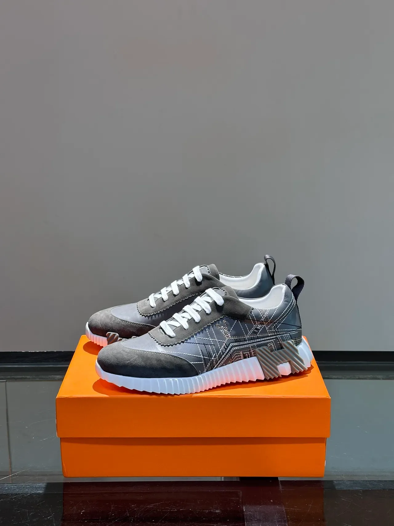 Hermès Gray White H-Shaped Heel Counter Ridged Midsole Lifestyle Sneakers 5