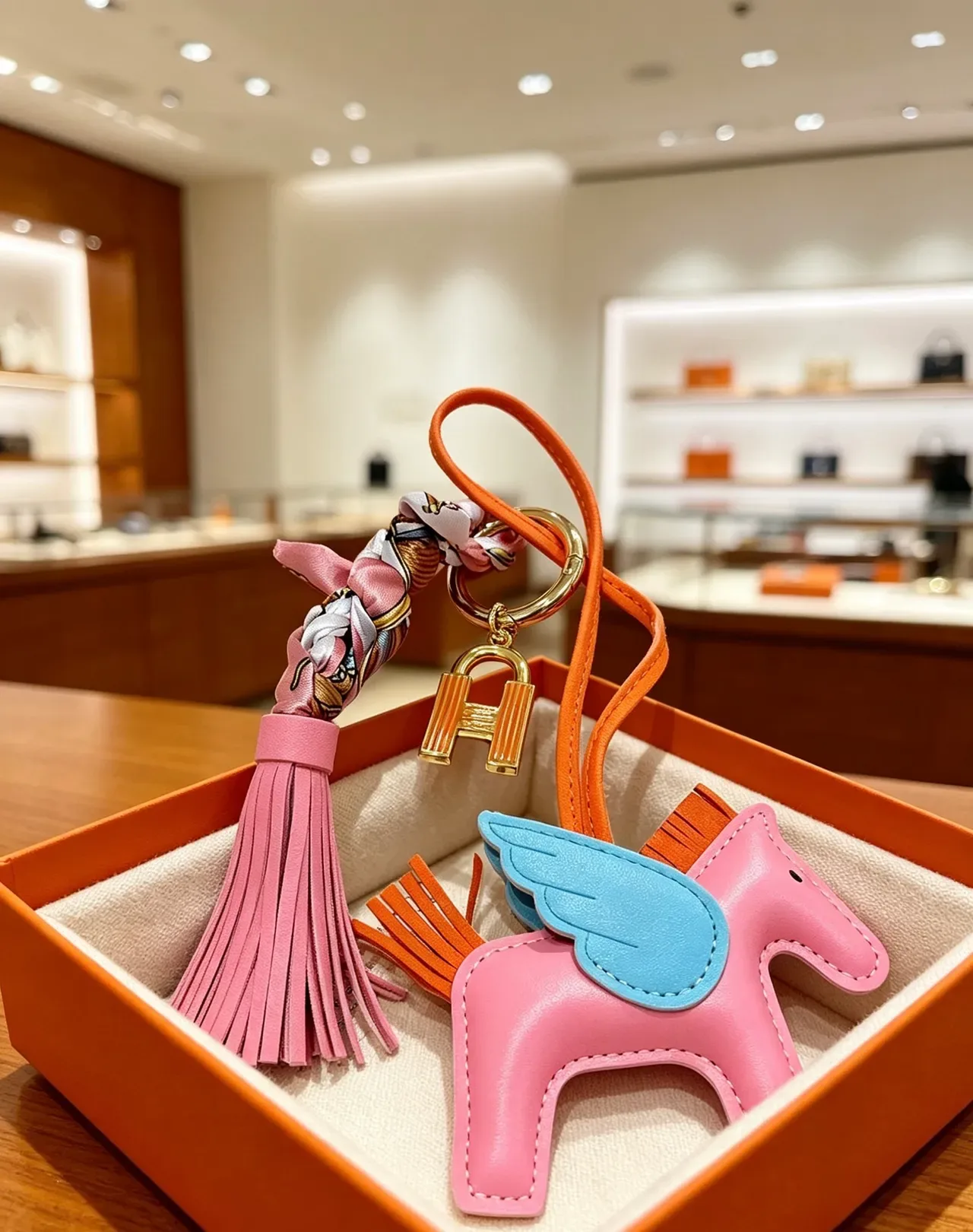 Hermès Grigri Pégase Pink Blue Leather Winged Horse Charm Stitched Silhouette Tote Bag 5