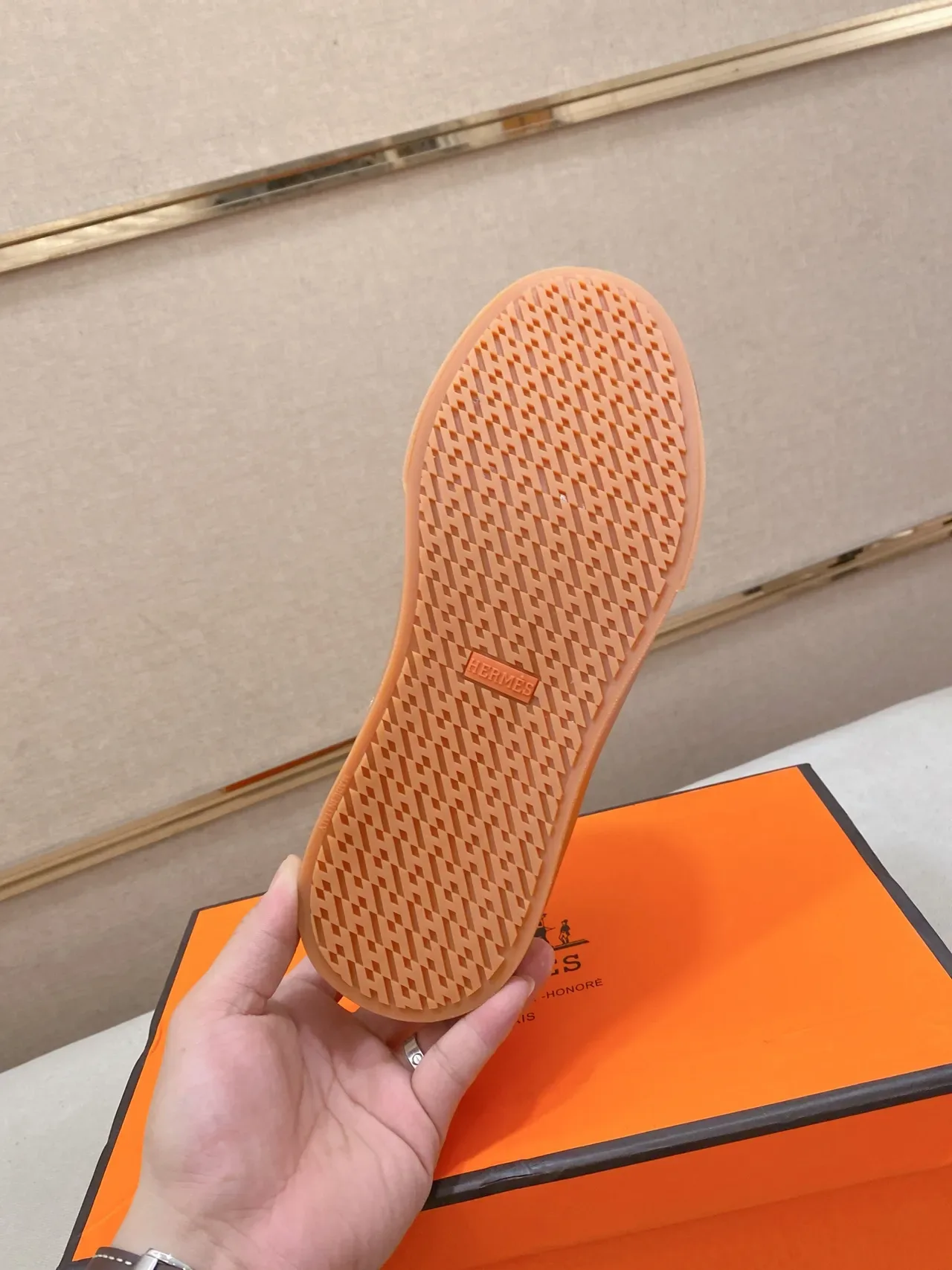 Hermès H Sneaker Blanc et Gomme Sneakers Lifestyle 2