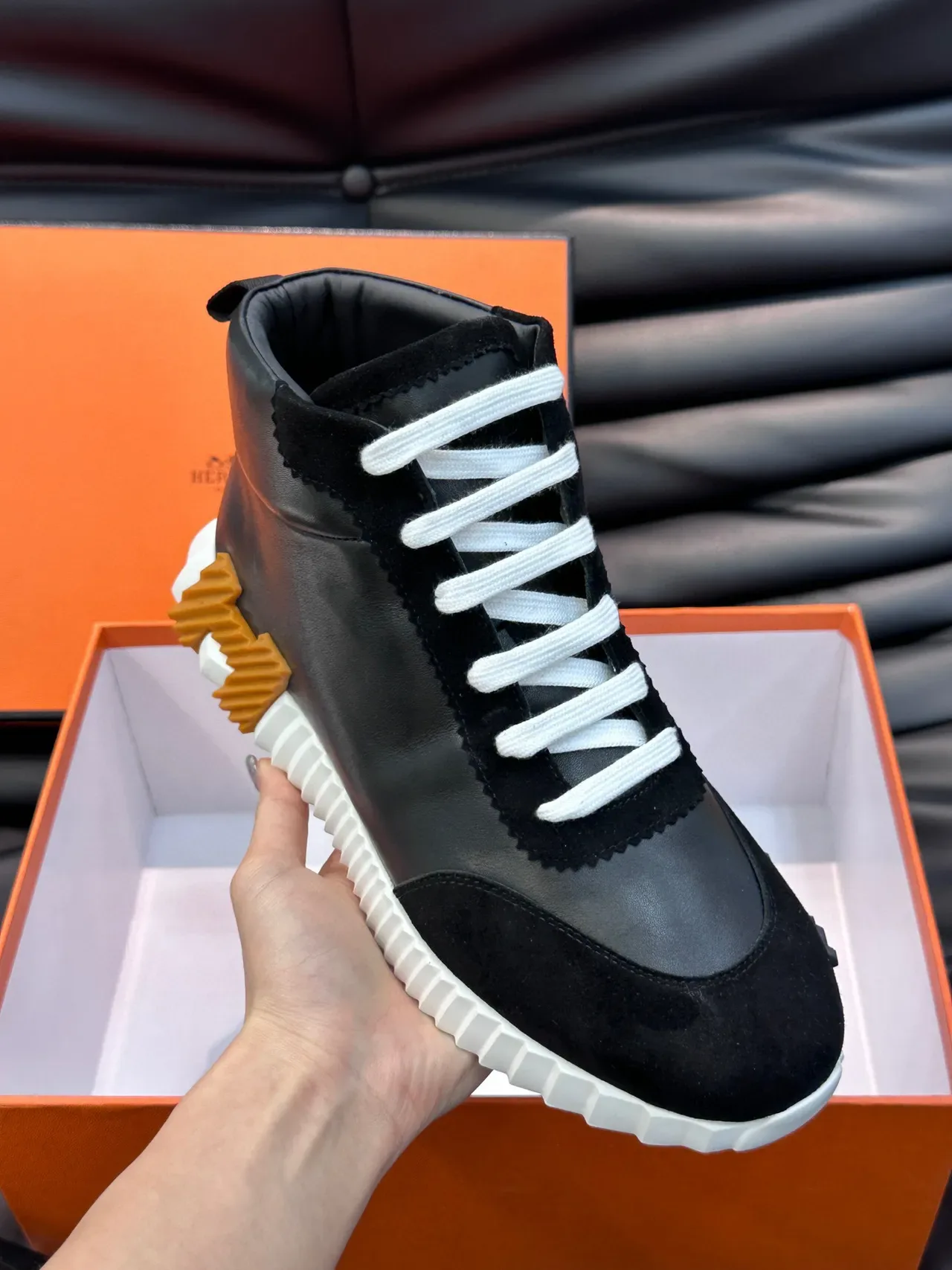 Hermès Hiker Tênis Lifestyle Preto e Branco de cano alto 3