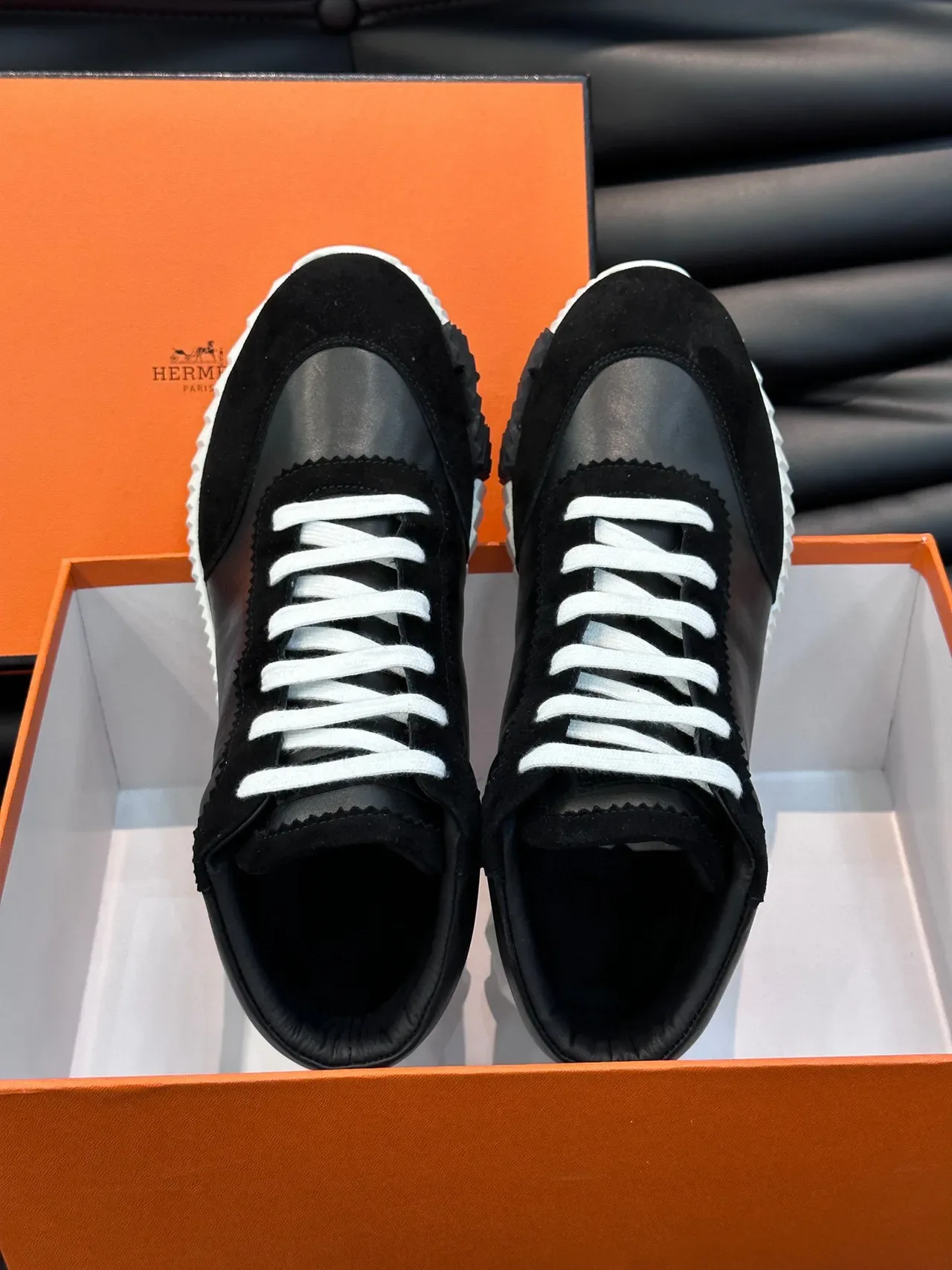Hermès Hiker Tênis Lifestyle Preto e Branco de cano alto 4