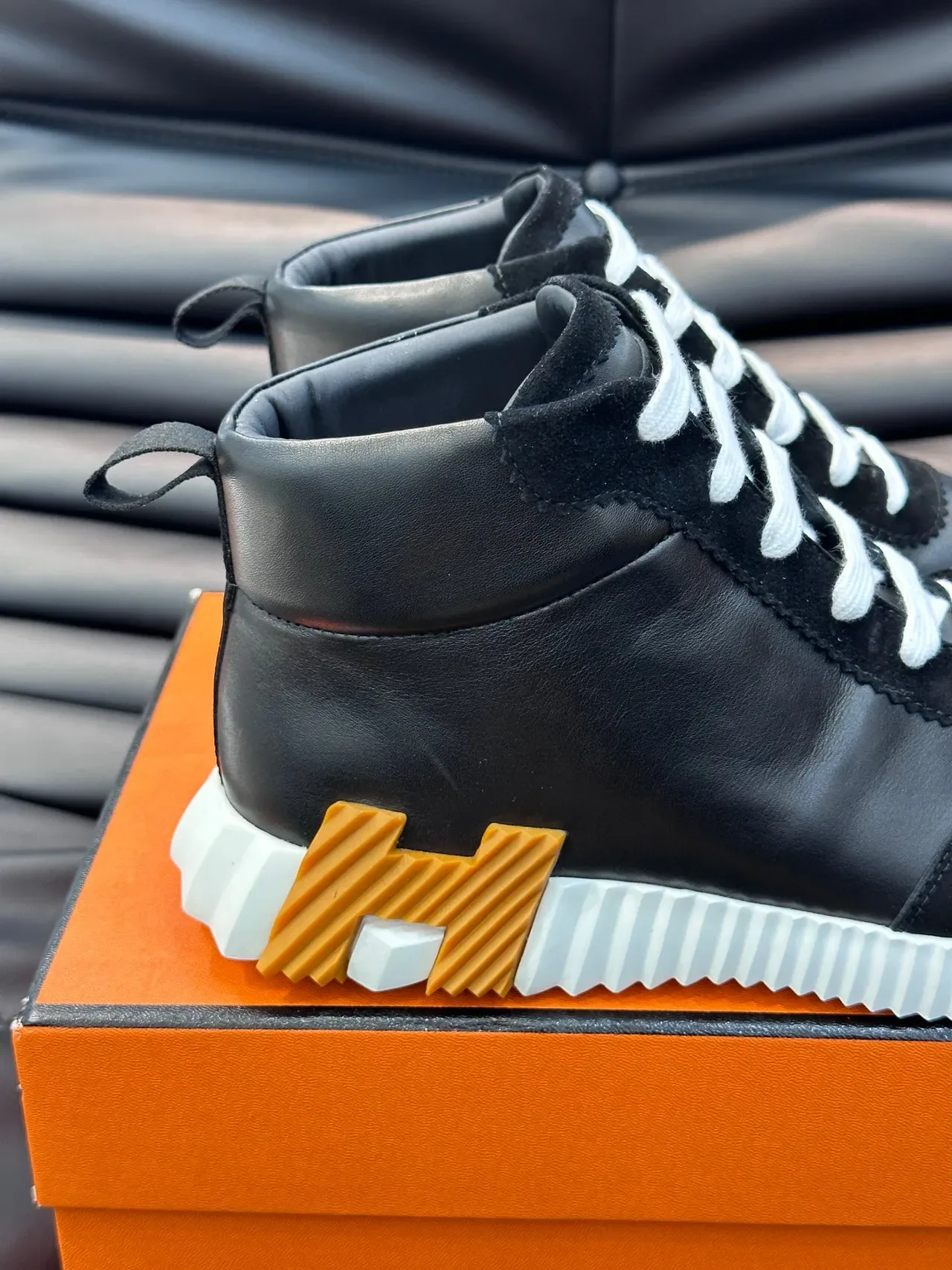 Hermès Hiker Tênis Lifestyle Preto e Branco de cano alto 6